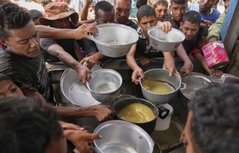 OKB: Asnjë ndihmë nuk është shpërndarë ende në Gazë