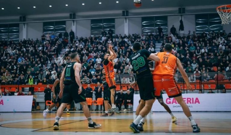 Interesim i madh për ndeshjen Trepça – Bashkimi, radhë të gjata për bileta në Mitrovicë