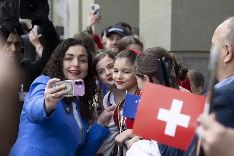 Mediat helvetike për vizitën e Osmanit në Bernë: “Zvicra rrallë organizon vizita shtetërore”