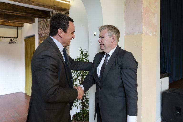 Kryeministri Kurti u takua me shefin e misionit të Luksemburgut, Eric Dietz
