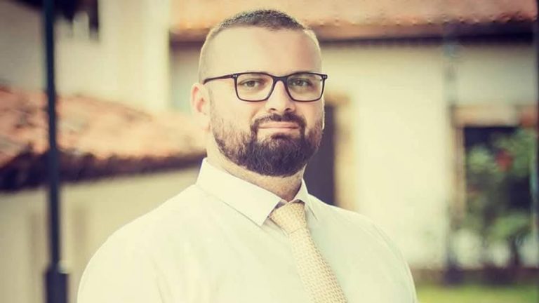 Djalit të dëshmorit u refuzohet ngritja e pozitës në “Hidroregjioni Jugor”: Më thanë se të mungon diploma e shkollës së mesme, unë ua dërgova të fakultetit