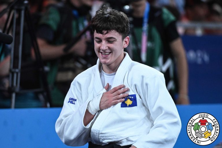 Laura Fazliu, medaliste e Botërorit