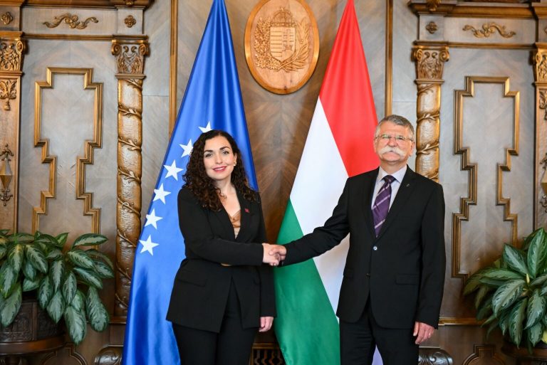 Osmani dhe Kövér flasin për fuqizimin e lidhjeve Kosovë-Hungari