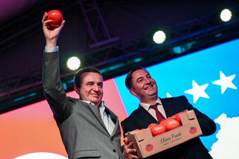 Kurti mori pjesë në hapjen e edicionit të 16-të të Festivalit Ndërkombëtar të Domates në Mamushë