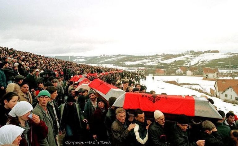 Ka filluar projekti “Kujtesa e masakrave në Kosovë”, Kurti: Dokumentimi i krimeve të luftës është obligim moral e kombëtar
