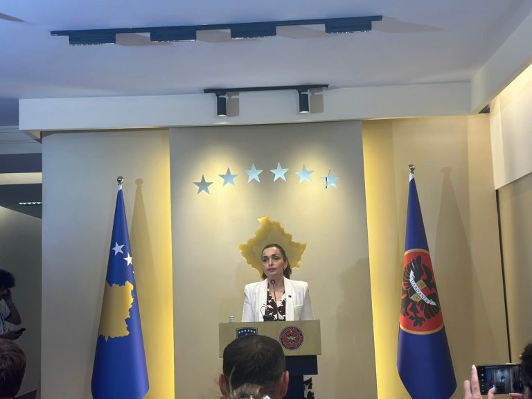 Bllokada në Kuvend, presidentja Osmani i drejtohet Gjykatës Kushtetuese