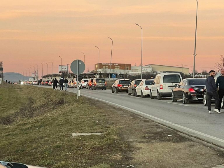 Serbi, bllokohet e më pas rihapet rruga drejt pikës kufitare në Merdarë
