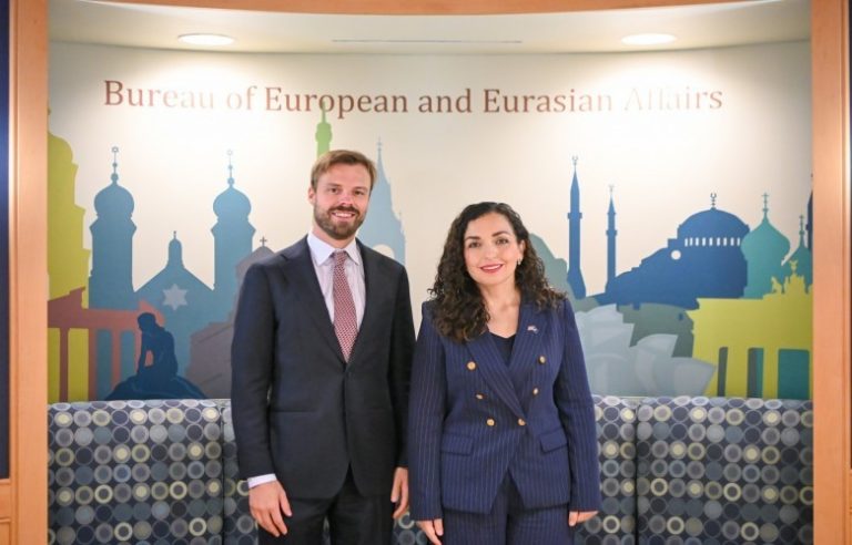 Ndihmëssekretari amerikan viziton Kosovën, priten takime me liderët