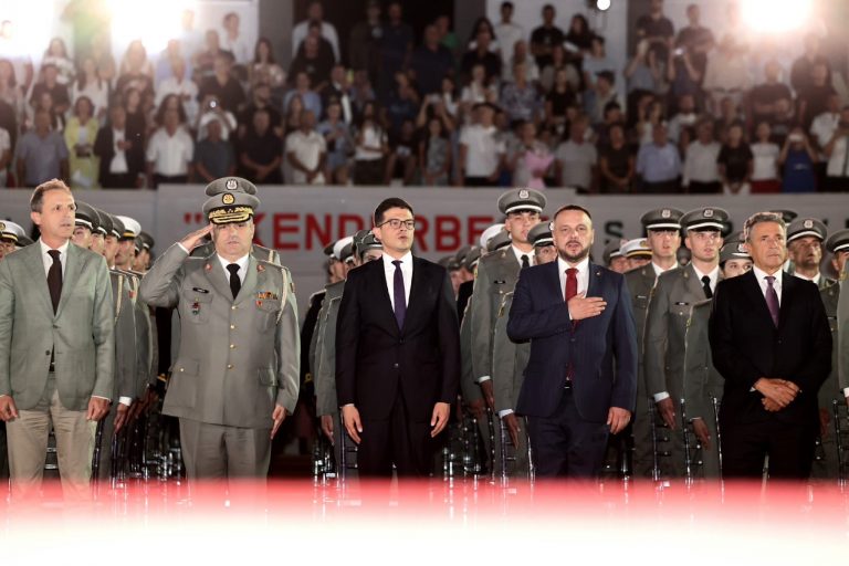 Pesë kadetë nga Kosova diplomojnë në Akademinë e Forcave të Armatosura të Shqipërisë