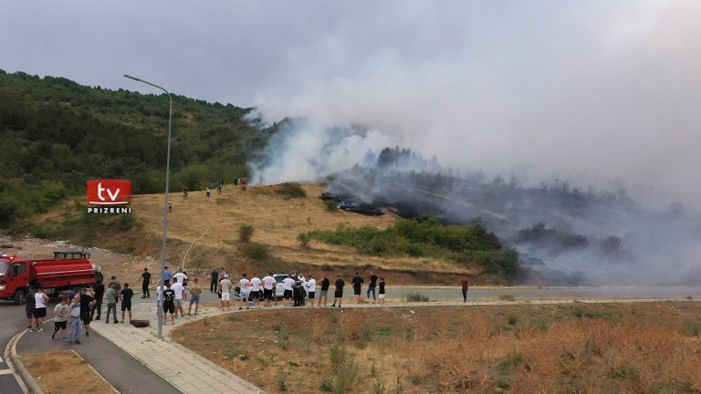 29 vatra zjarri në tetë orët e fundit në Kosovë, 12 ende aktive