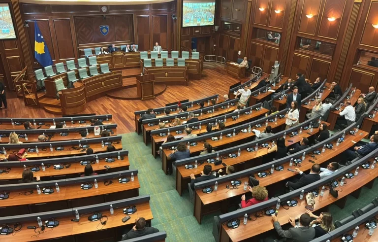 Ankesa e Listës Serbe, deputetët kanë afat deri më 22 tetor t’i dërgojnë komentet në Kushtetuese