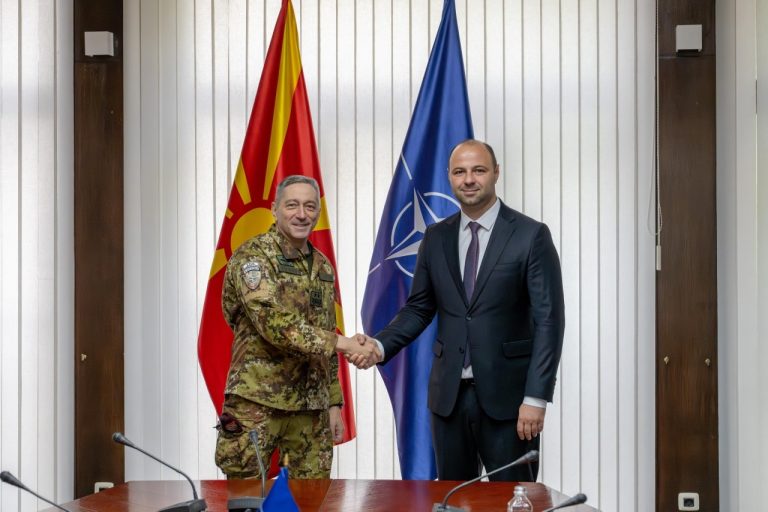 Barduani vizitoi Ministrinë e Mbrojtjes në Shkup, theksuan rëndësinë e bashkëpunimit mes KFOR-it dhe Maqedonisë së Veriut