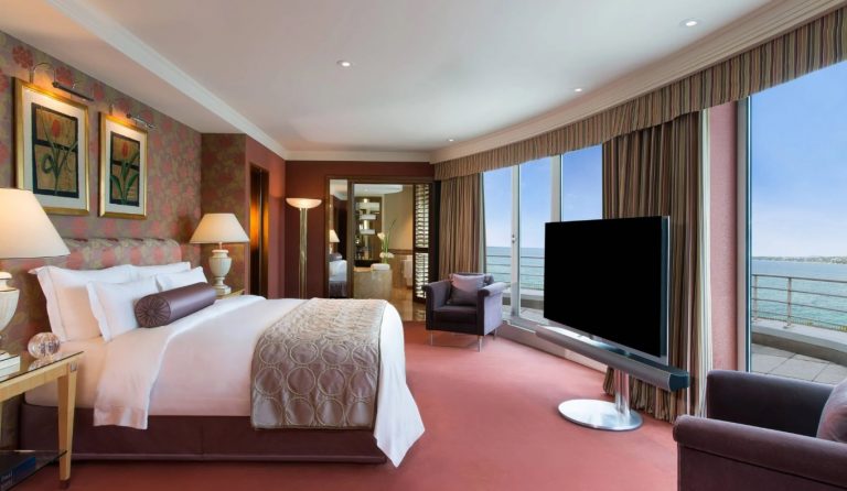 Turizmi i surprizave në Mal të Zi: Rezervon një vend, fle diku tjetër