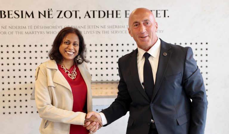 Haradinaj takon Prattipatin, diskutojnë për situatën e krijuar pas bllokadës institucionale