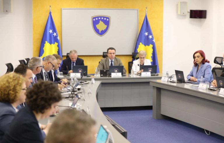 Qeveria ndan 40 mijë euro mbështetje për familjet e dy zjarrfikësve që humbën jetën në krye të detyrës