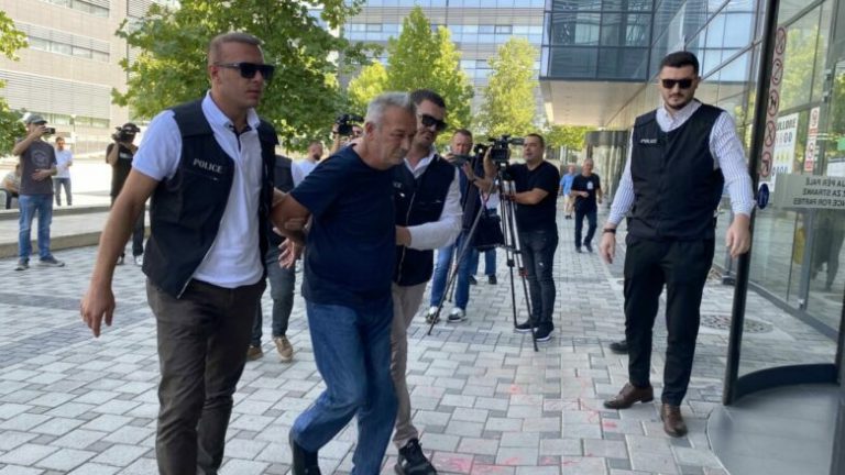 Një muaj paraburgim për Sinisha Spasiq, dyshohet për krime lufte kundër popullatës civile gjatë luftës në Vushtrri