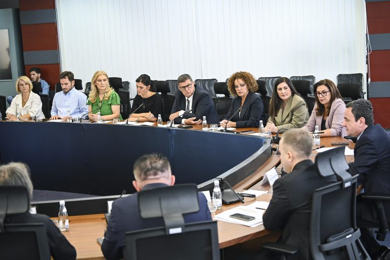 Mbahet konferenca “Një komunitet pa varësi”, Kurti bën thirrje për një front të bashkuar dhe të palëkundur kundër varësisë