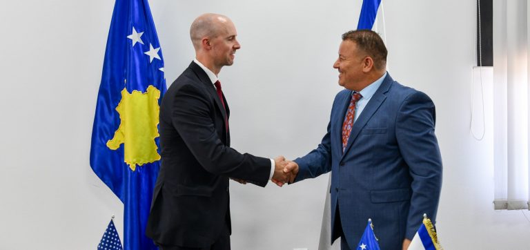 Drejtori i përgjithshëm i Policisë priti në takim zyrtarin e FBI-së, diskutuan për thellimin e bashkëpunimit