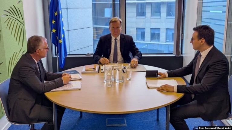 Bislimi mori pjesë në raundin e radhës të bisedimeve në Bruksel në kuadër të procesit të dialogut