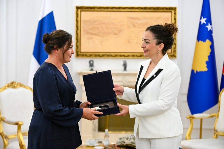 Osmani pranoi letrat kredenciale nga ambasadorja e re e Finlandës në Kosovë