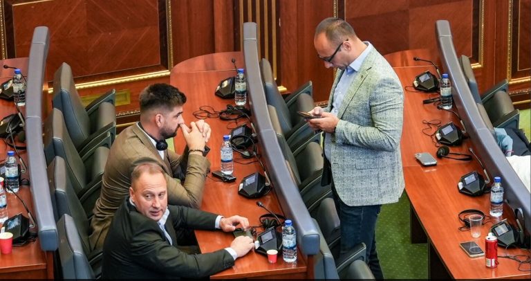 Zgjedhja e nënkryetarëve: Gjykata Kushtetuese miraton masën e përkohshme të kërkuar nga Lista Serbe