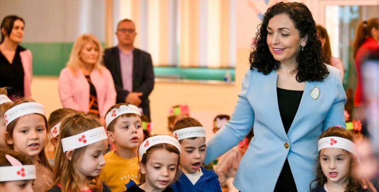 Osmani për fillimin e vitit shkollor: Qoftë i mbushur me dije e suksese