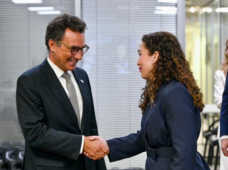 Osmani takoi presidentin e Asamblesë Parlamentare të NATO-s, diskutuan për rolin në rritje të Kosovës në këtë organizatë