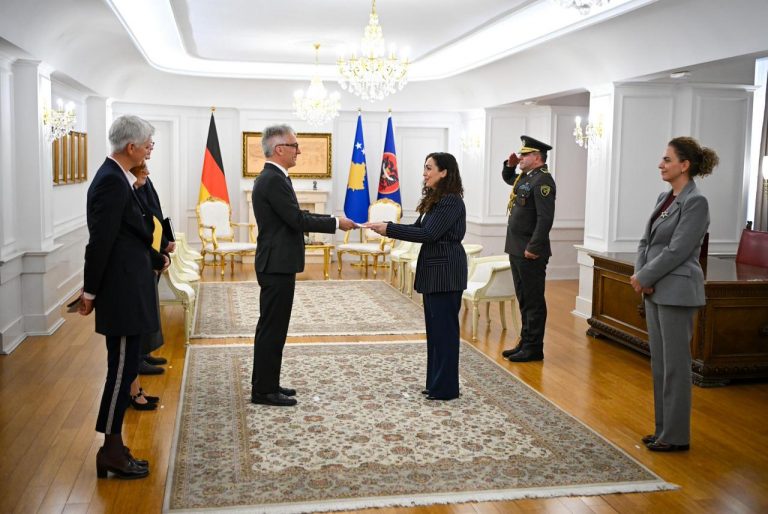 Presidentja Osmani pranoi letrat kredenciale nga ambasadori i ri i Gjermanisë, Rainer Rudolph