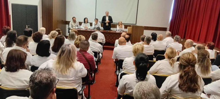Prezantohet drejtori dhe anëtarët e rinj të Këshillit Drejtues në Spitalin e Përgjithshëm të Prizrenit