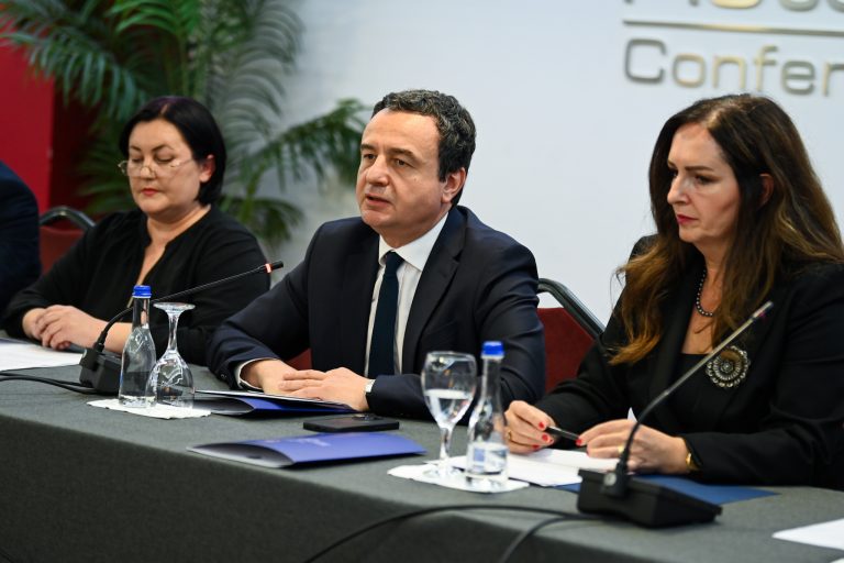 Kurti: Arsimimi dhe edukimi i brezave të rinj është prioritet qeveritar e shtetëror