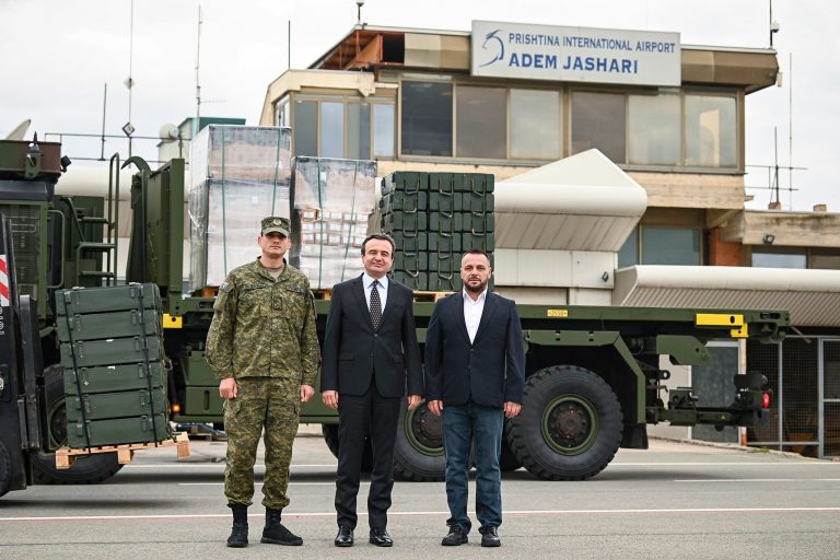 Kurti për Skydagger: Dronë luftarak të pajisur me mjete shpërthyese me qëllim goditjen e objektivave lëvizëse dhe statike të armikut