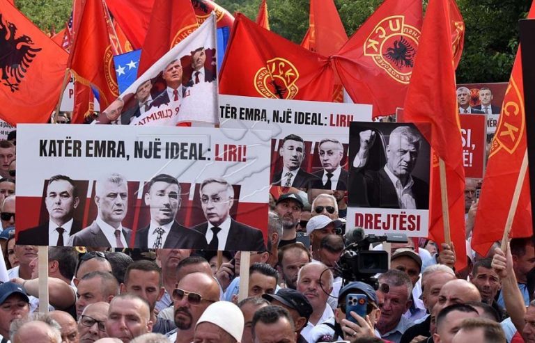 Tirana sot mbështet çlirimtarët, 60 autobusë nisen nga Kosova