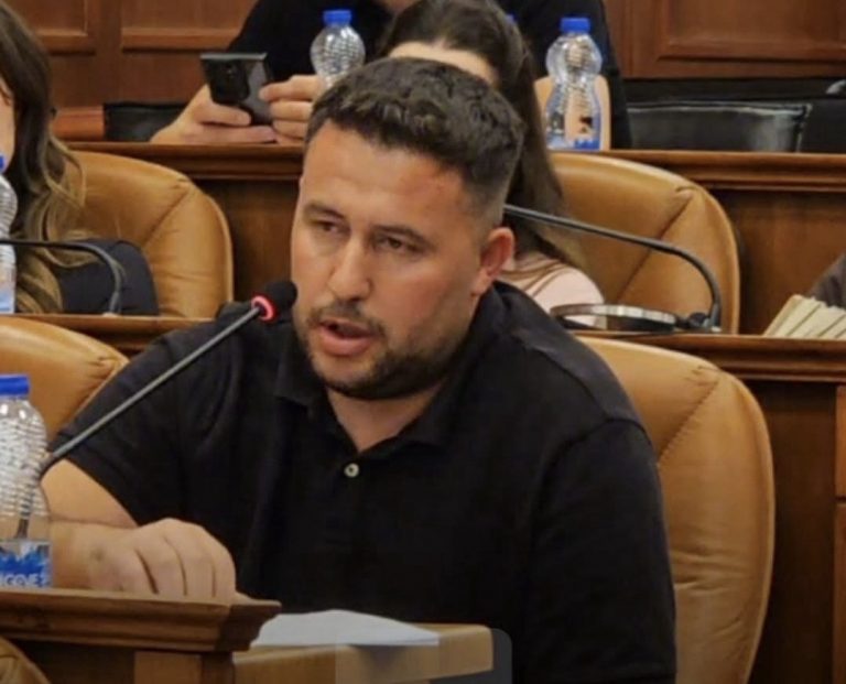 Mungesa e ujit në Prizren, reagon kryetari i bashkisë lokale në lagjen “Jeta e re”, Shkembin Bytyqi