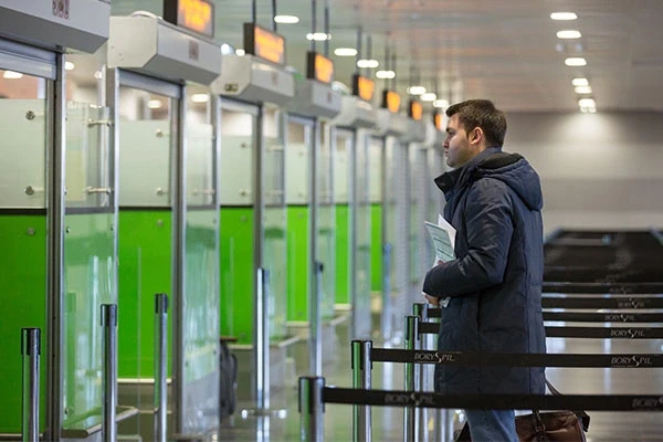 Nis zbatimi i rregullave të reja për hyrje-dalje në BE edhe për kosovarët