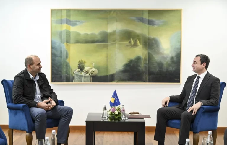 Vukmiroviq zëvendëson Rashiqin si ministër për Komunitete dhe Kthim