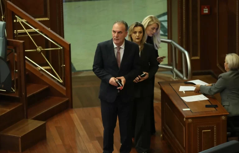 Limaj: Qëndrimet i kemi publike, s’na ka kontaktuar Kurti