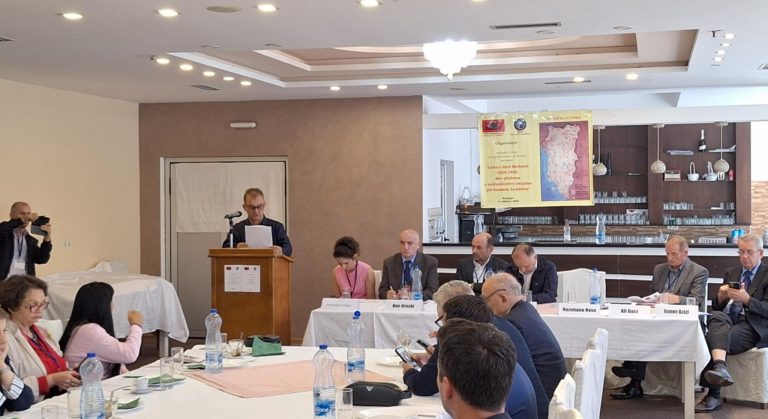 Prof. Enver Sulaj: Lahutari shqiptar përballë studiuesit të Harvardit, Salih Uglla në koleksionin e Millman Parry