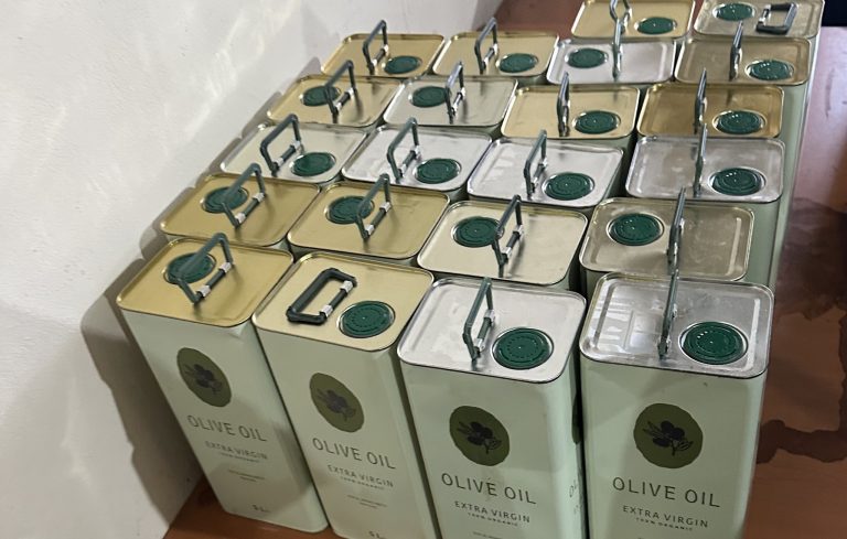 Dogana ndalon 110 litra vaj ulliri të padeklaruar në Vërmicë