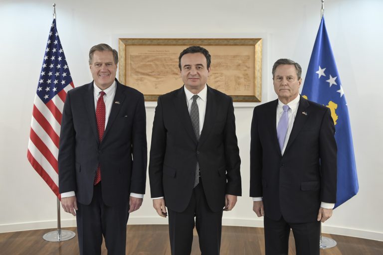 Kurti priti kongresistët amerikanë, diskutuan fuqizimin e marrëdhënieve Kosovë–ShBA në fushën e mbrojtjes