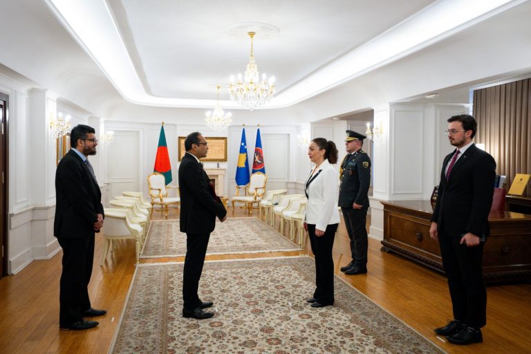 Presidentja Osmani pranoi letrat kredenciale nga ambasadori i ri i Bangladeshit, Muhammad Zulqar Nain
