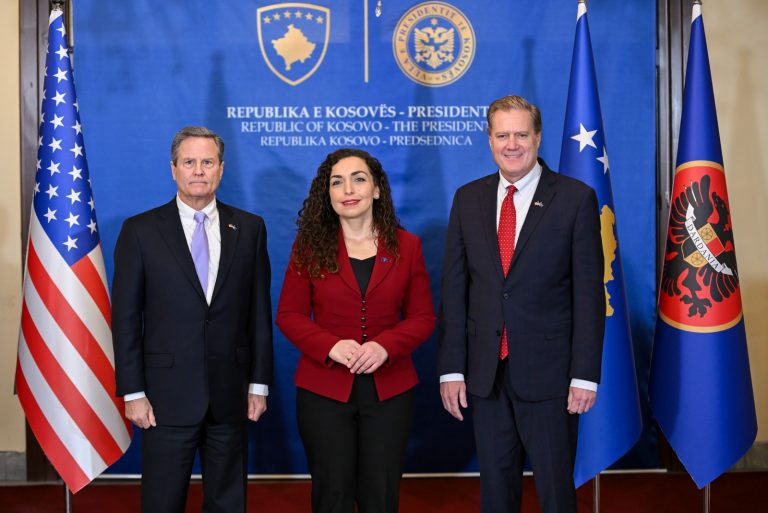 Presidentja Osmani priti në takim me kongresistët amerikanë, Michael Turner dhe Donald Norcross