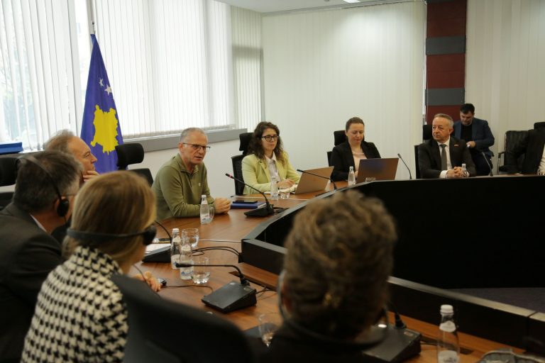 Bislimi priti në takim një delegacion të përfaqësuesve te Shoqatës së Industrisë dhe Biznesit nga Bursa e Turqisë