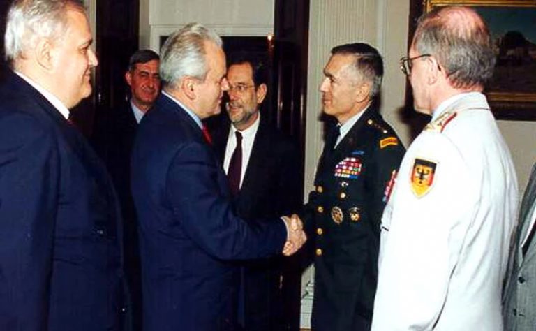 Wesley Clark: Millosheviqi më tha se do t’i vrasë të gjithë shqiptarët