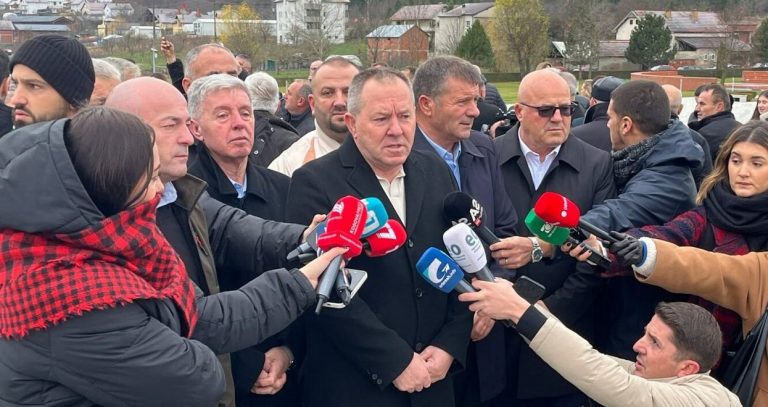 Gucati: Shpresojmë që vitin e ardhshëm këto festa t’i presim bashkë me krerët e UÇK-së