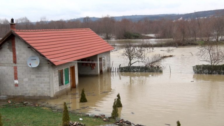 IHMK-ja aktivizon alarmin e verdhë, rrezik për reshje të dendura dhe mundësi vërshimesh