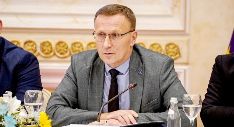 Padia e Kelmendit, kryesuesi i KPK-së sqaron arsyet e shkarkimit të tij nga pozita e u.d. kryeprokurorit të Shtetit