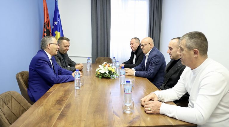 Hamza pret udhëheqësit e OVL-UÇK-së, thekson rëndësinë e vlerave të luftës