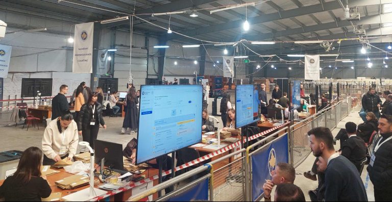 KQZ pret edhe 519 pako nga ShBA, Kanada e Australia për votimet në 18 komunat ku pati balotazh