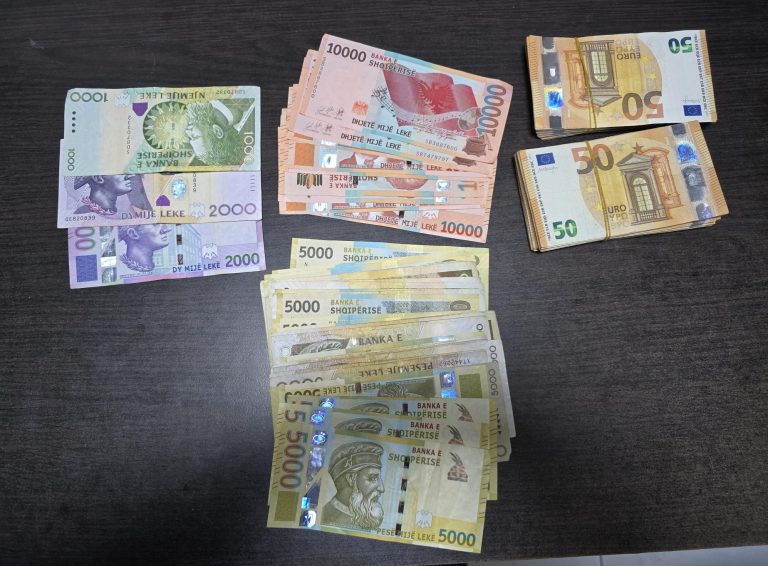 Vërmicë: Dogana konfiskon mjete monetare të padeklaruara 
