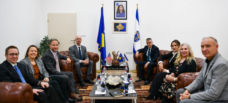 Zëvendësdrejtori i Policisë takoi atasheun e FBI-së, Brendan Collins